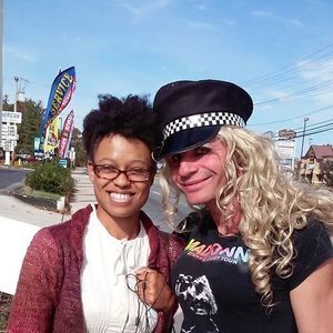 Meet your Posher, Avi